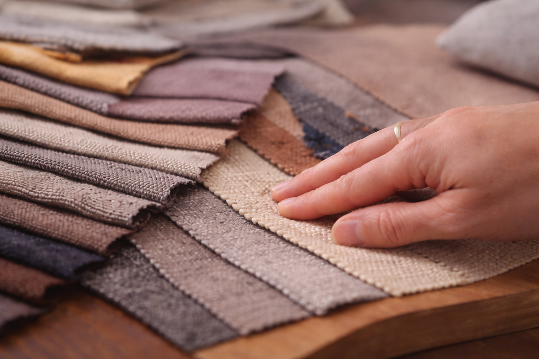 Qué tela elegir para tu sofá: guía completa de materiales, durabilidad y estilo