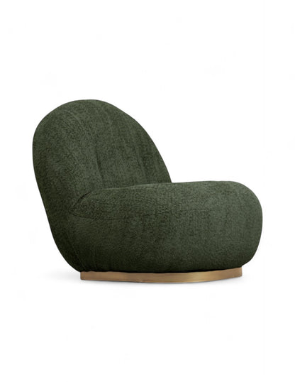 Sillón lounge verde olivo tipo bouclé con base circular diseño moderno tono dorado
