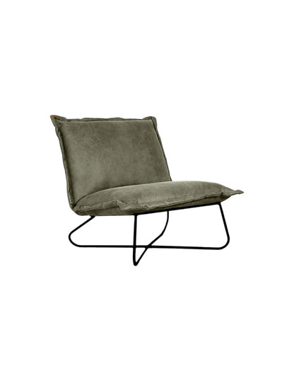 Sillón lounge color verde olivo tipo piel con estructura metálica negra vista 3/4