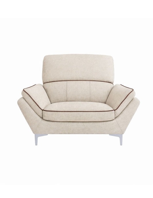 Vista frontal de sillón individual beige moderno con detalles en contraste y patas metálicas